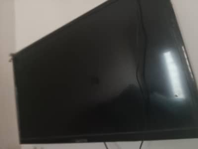 smart LED Tv  for sale -42 inch good condition only 6 month use