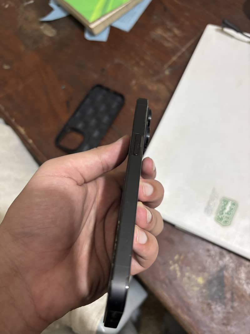 Apple iPhone 14 Pro 8