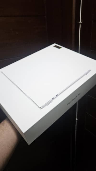 Unboxed Macbook Air M5 / 16GB 512GB / 13" / M5 chip / Silver
