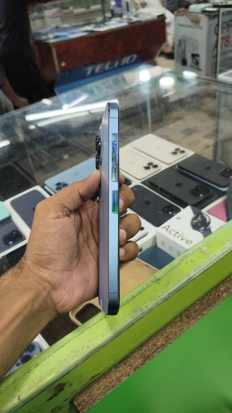 Apple iPhone 13 Pro Max 2