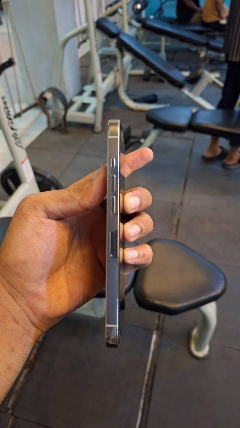 Apple iPhone 13 Pro 3