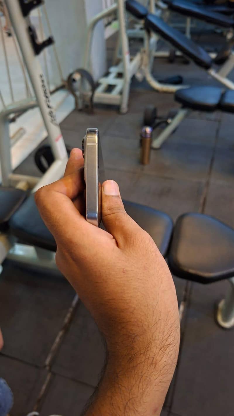 Apple iPhone 13 Pro 4