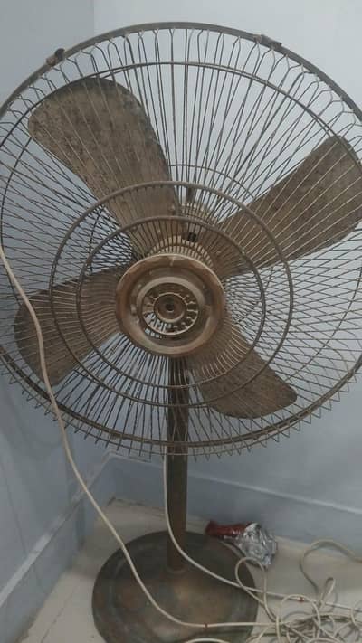 pedestal fan