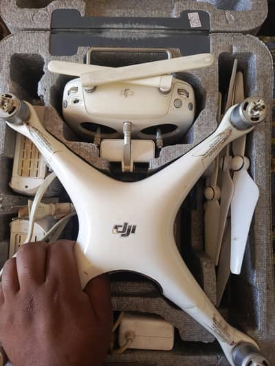 phantom 4 pro drone with 3 batteries