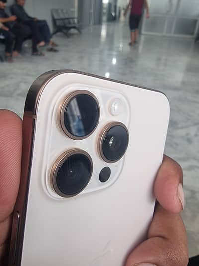 Apple iPhone 16 Pro Max