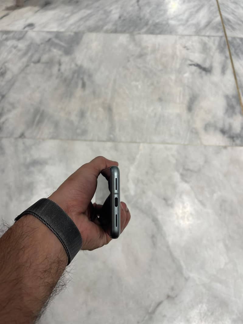 Google Pixel 8 3