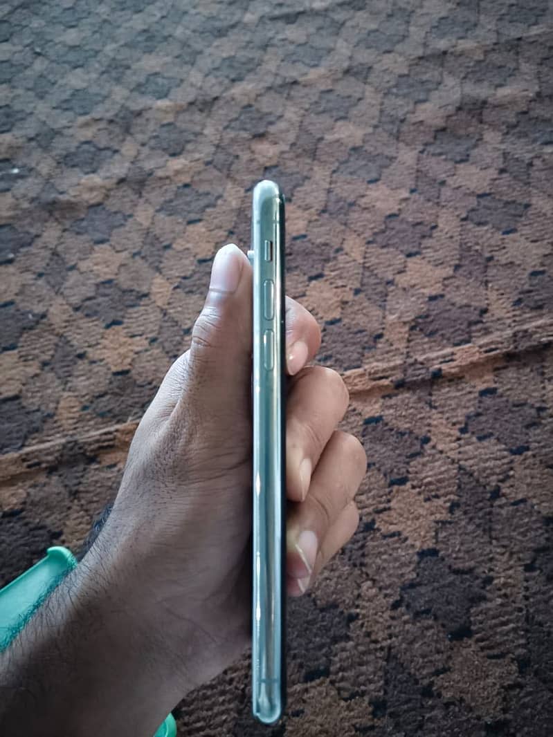 Apple iPhone X 5