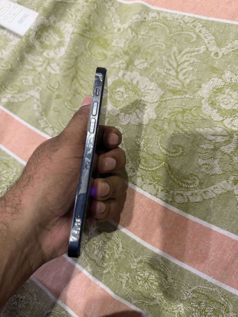 Apple iPhone 12 2