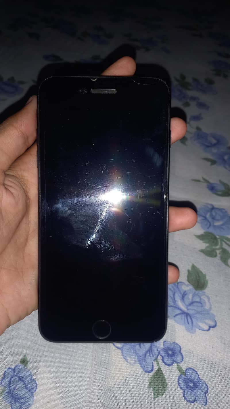 Apple iPhone 7 Plus 1