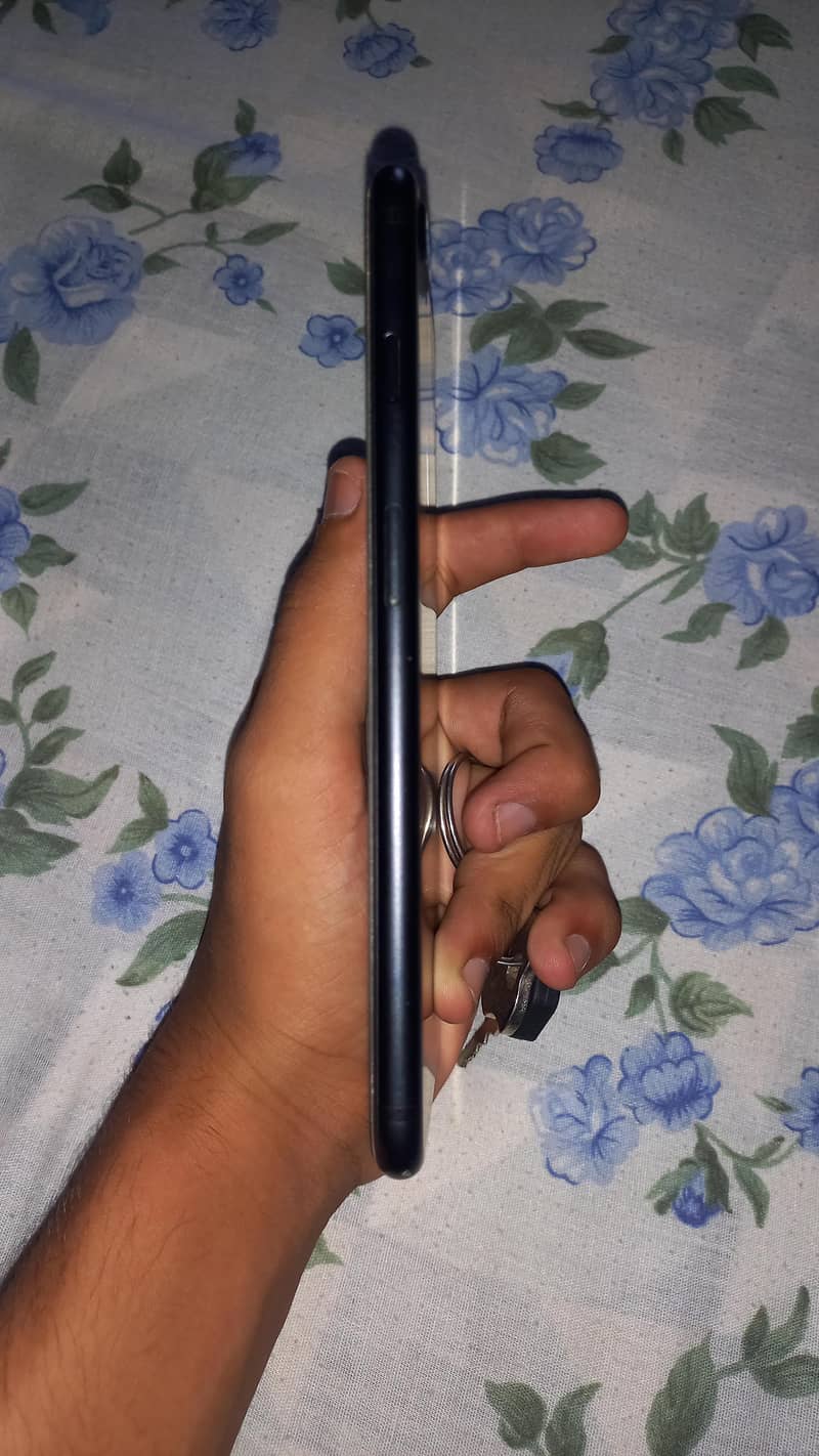 Apple iPhone 7 Plus 2
