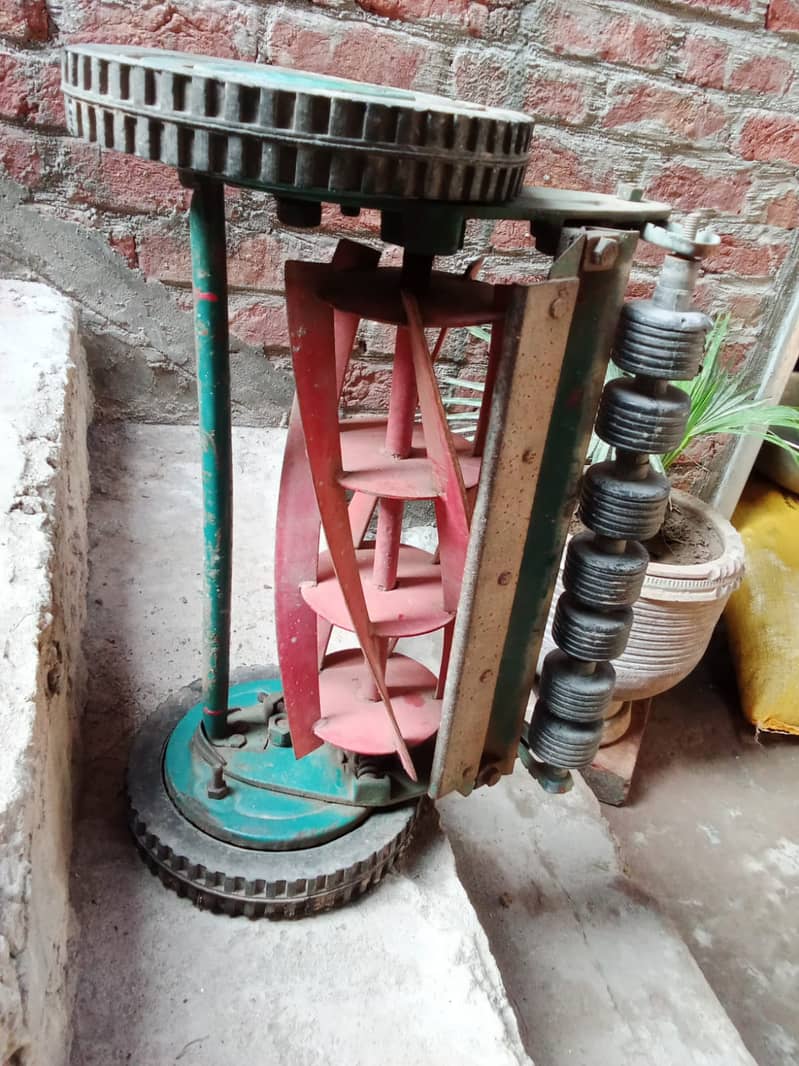 Grass cutting machine 2