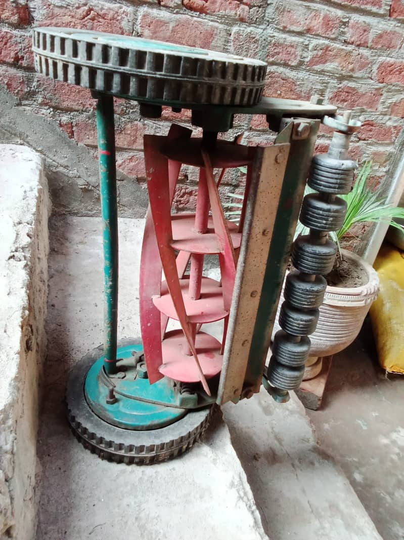 Grass cutting machine 4