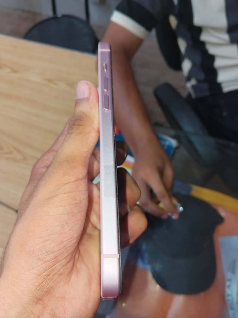 Apple iPhone 15 plus 1