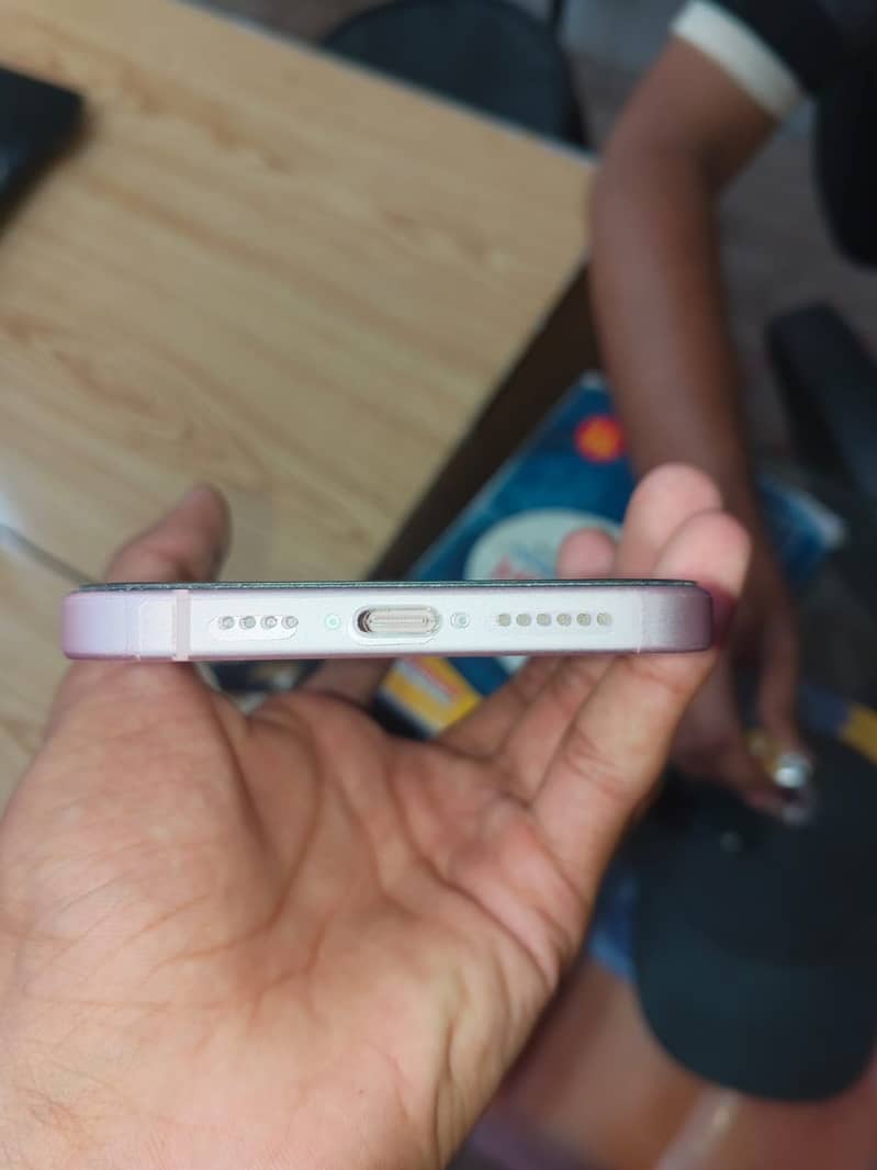 Apple iPhone 15 plus 2
