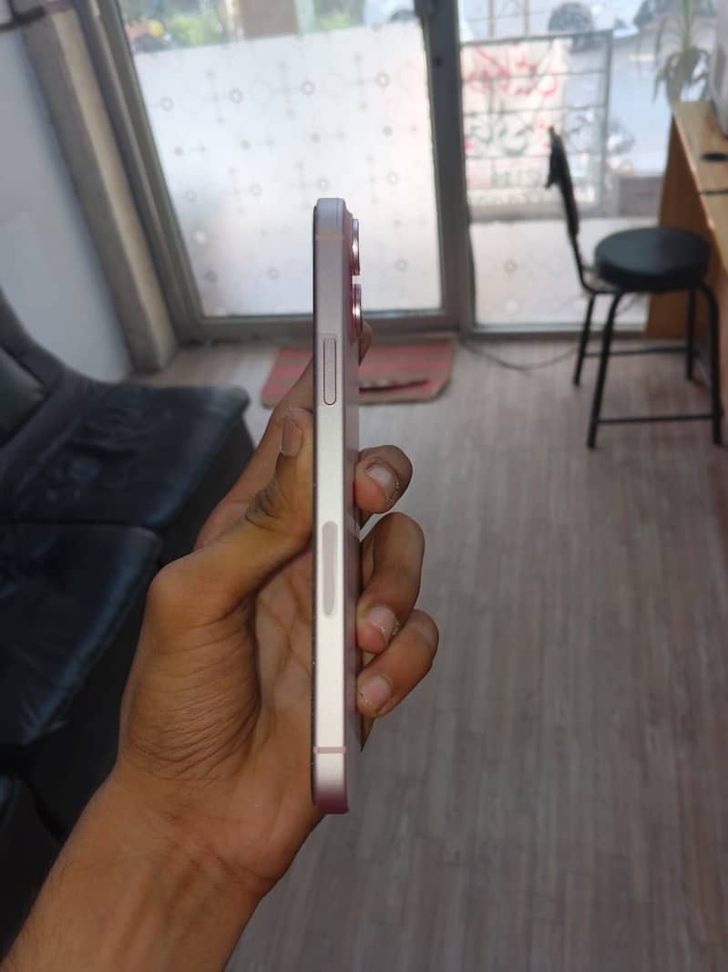 Apple iPhone 15 plus 3