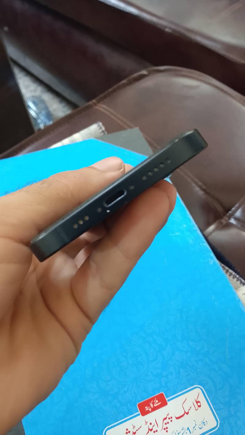 Apple iPhone 13 3