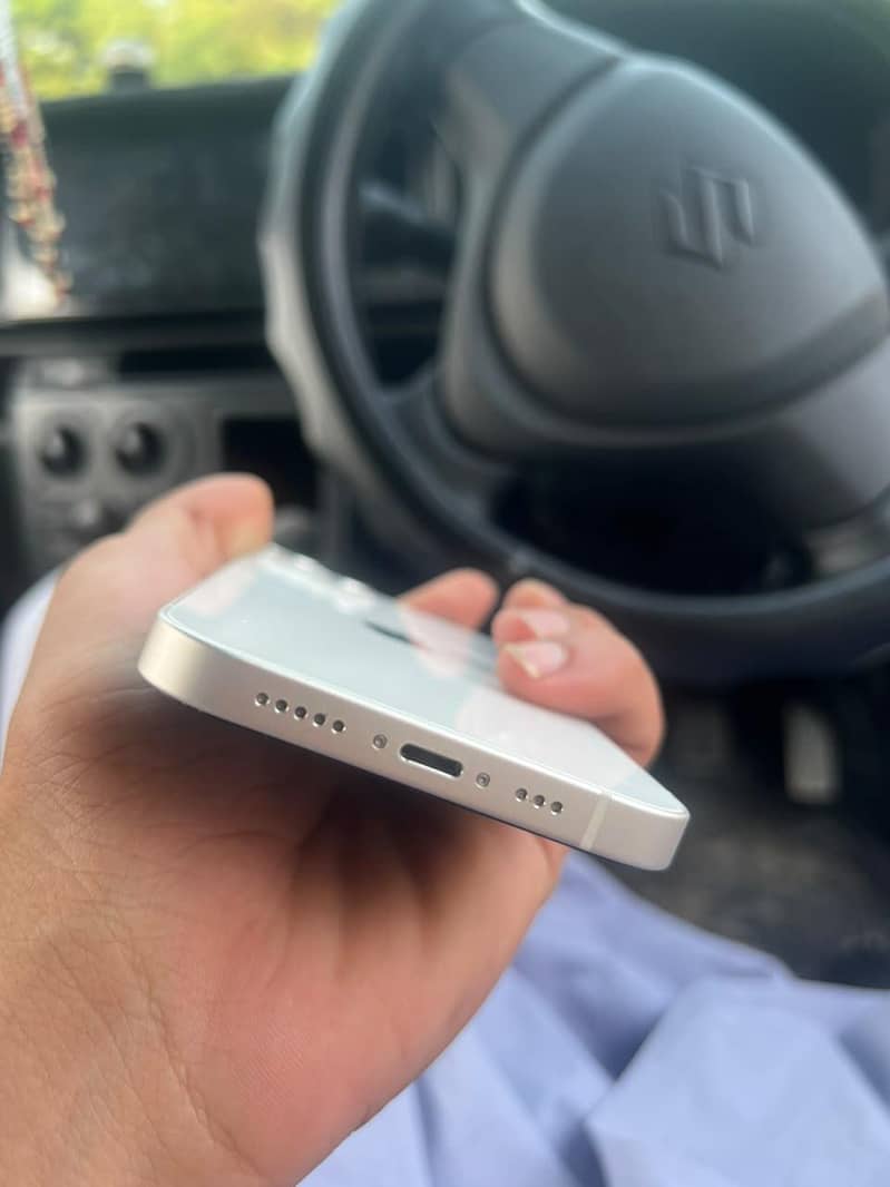 iPhone 13 2
