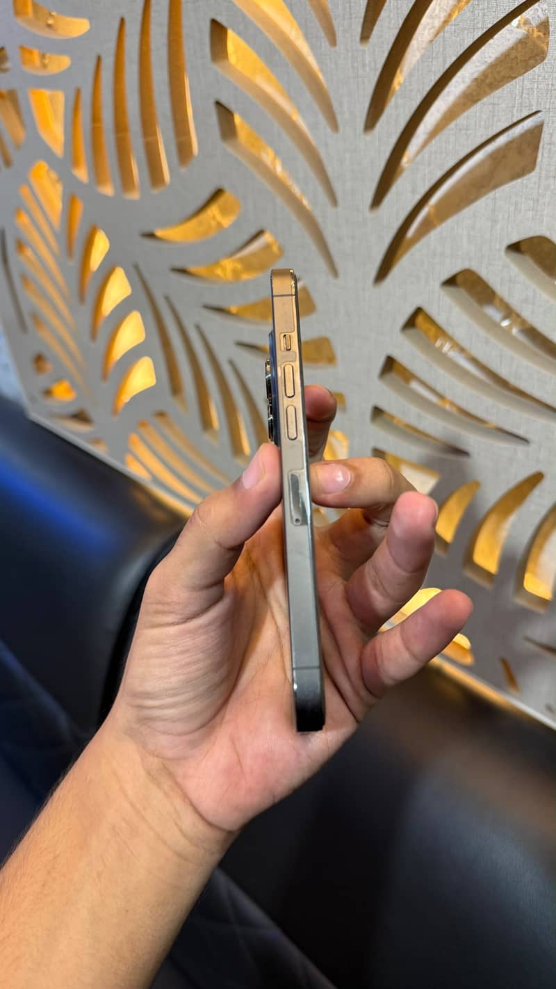 Apple iPhone 13 Pro 4