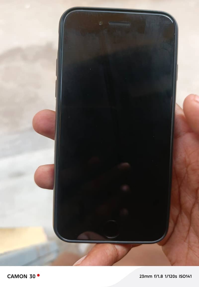 Apple iPhone SE 8