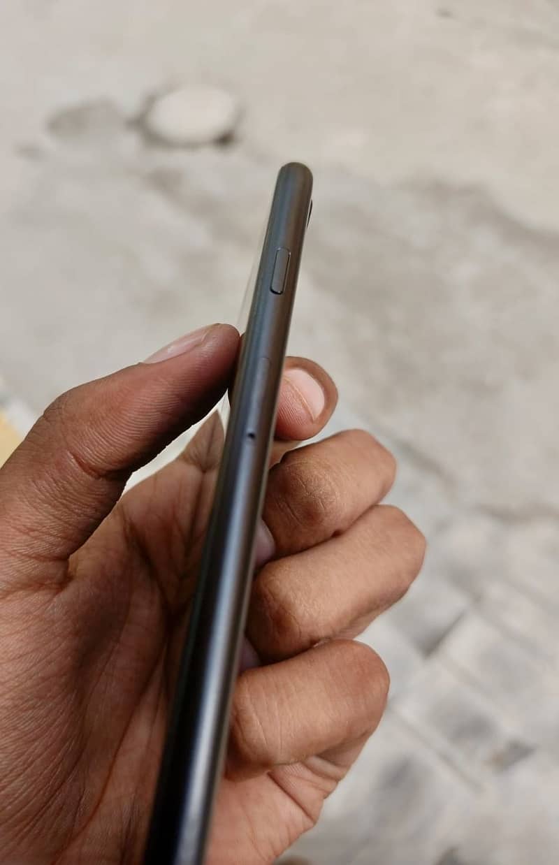 Apple iPhone SE 11