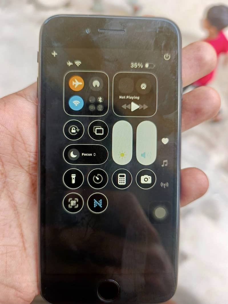 Apple iPhone SE 12