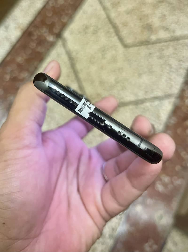 Apple iPhone 11 Pro 3