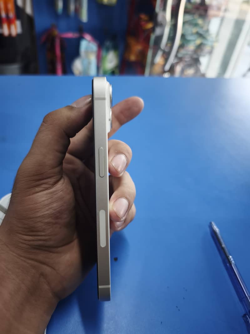Apple iPhone 14 3