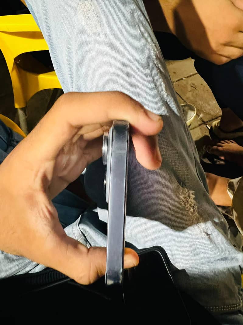 Apple iPhone 13 Pro Max 2