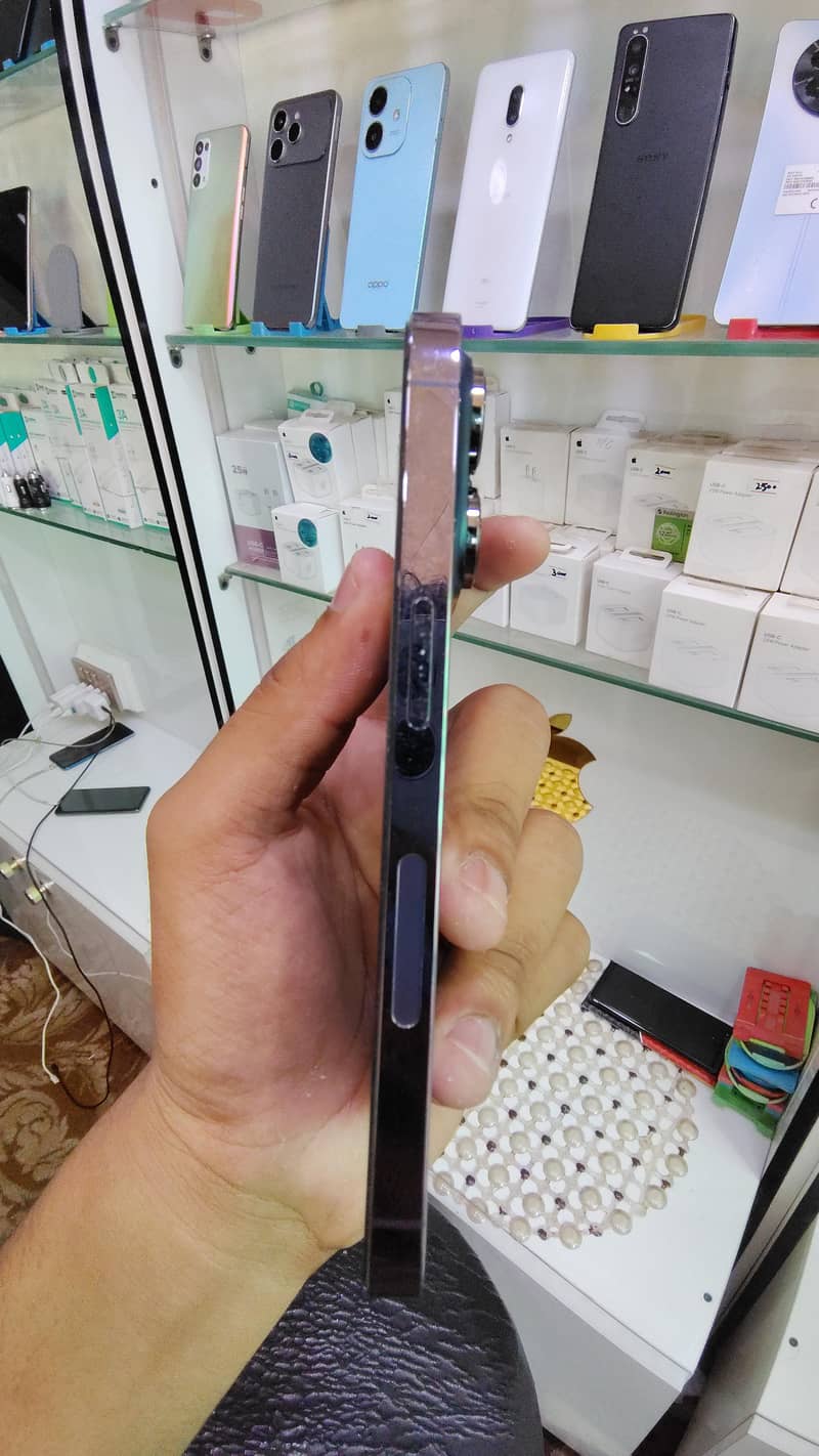 Apple iPhone 14 Pro 1