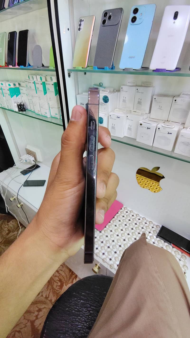 Apple iPhone 14 Pro 2