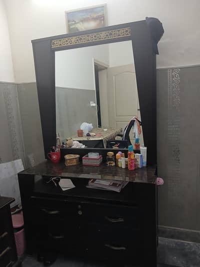 Dressing table