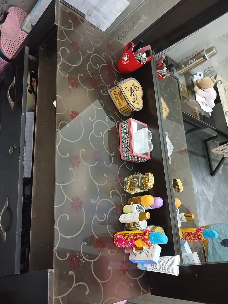 Dressing table 2