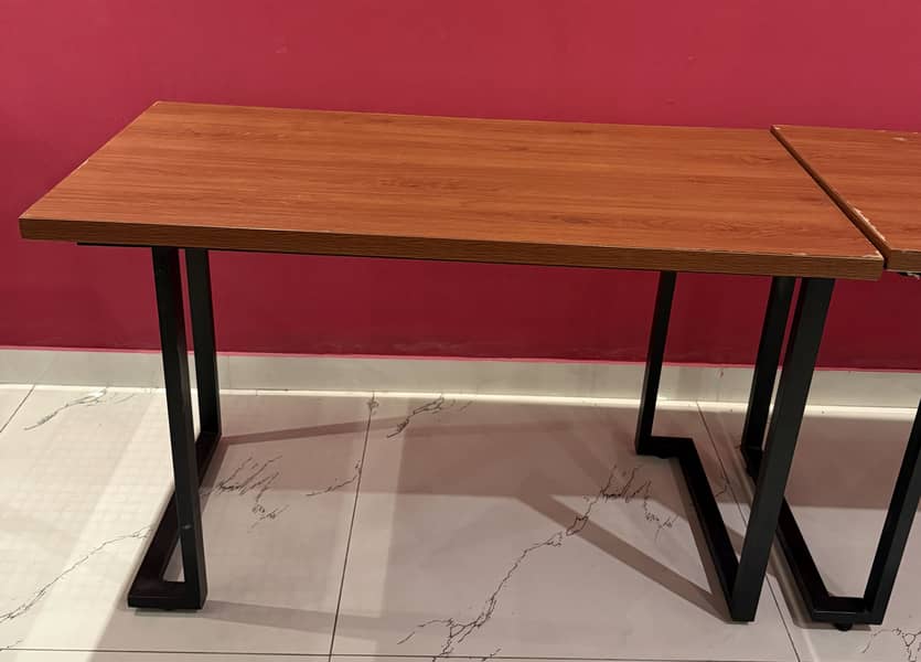 Dining table 0