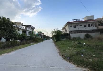 4 Marla (25x40) 50ft wide street plot for sale G-13/1 Islamabad