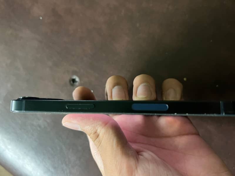 Apple iPhone 13 4