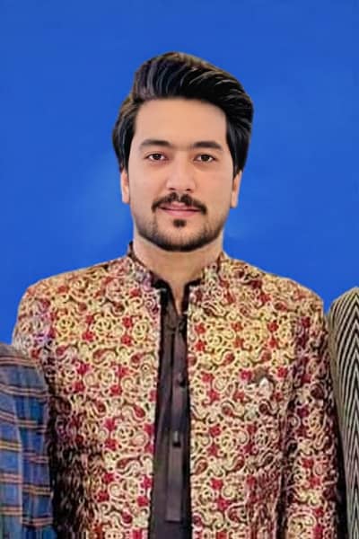 Agar Kisi ko Driver ki zarorat ha to muj se rabta karskte ha shukriya