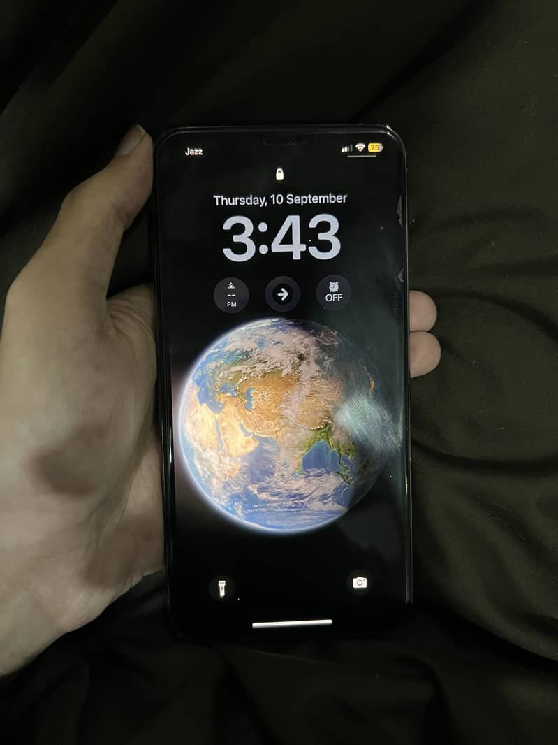 Apple iPhone XS Max 5