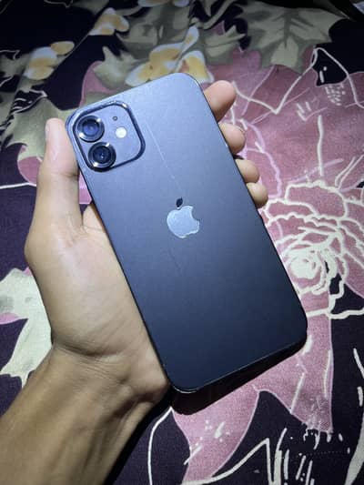 Apple iPhone 12
