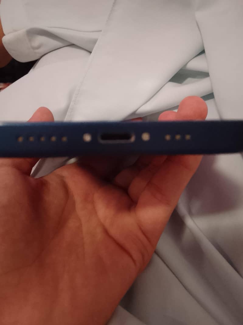 Apple iPhone 12 2