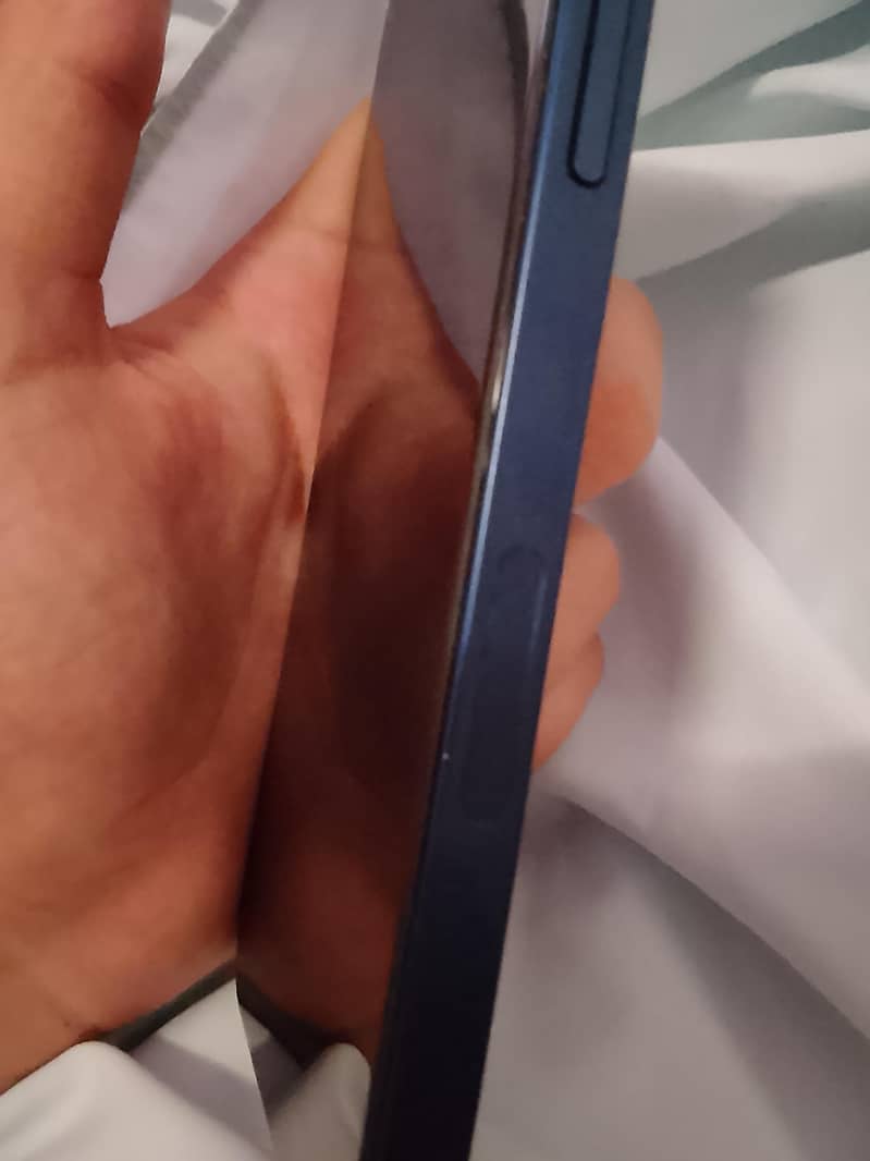 Apple iPhone 12 3