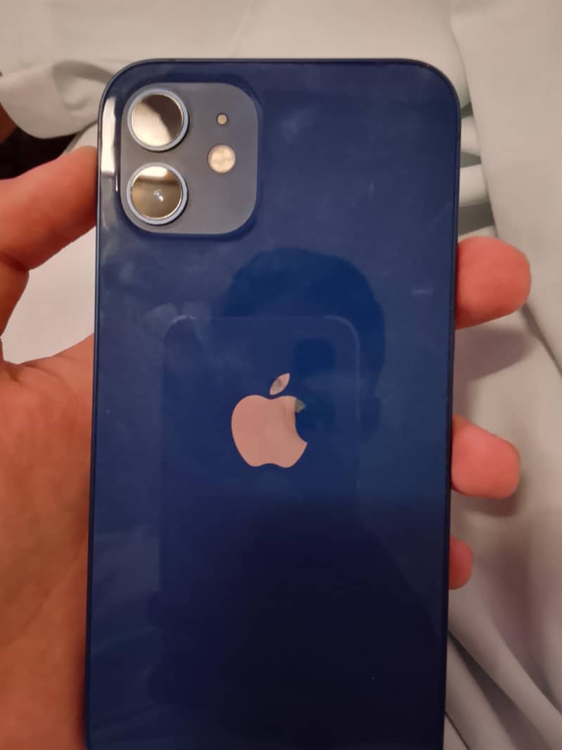 Apple iPhone 12 4