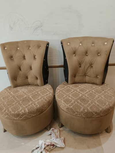 very good chair and like new chair