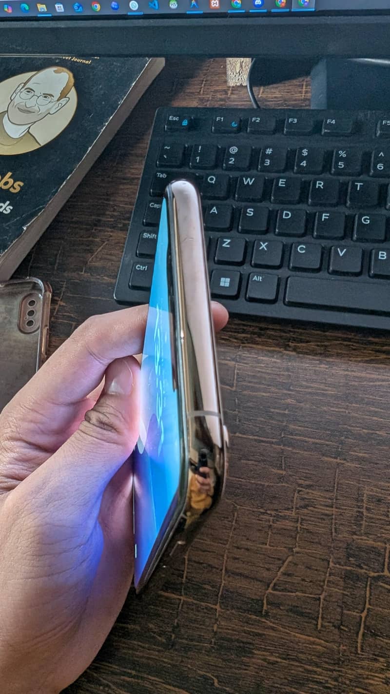 Apple iPhone XS Max 3