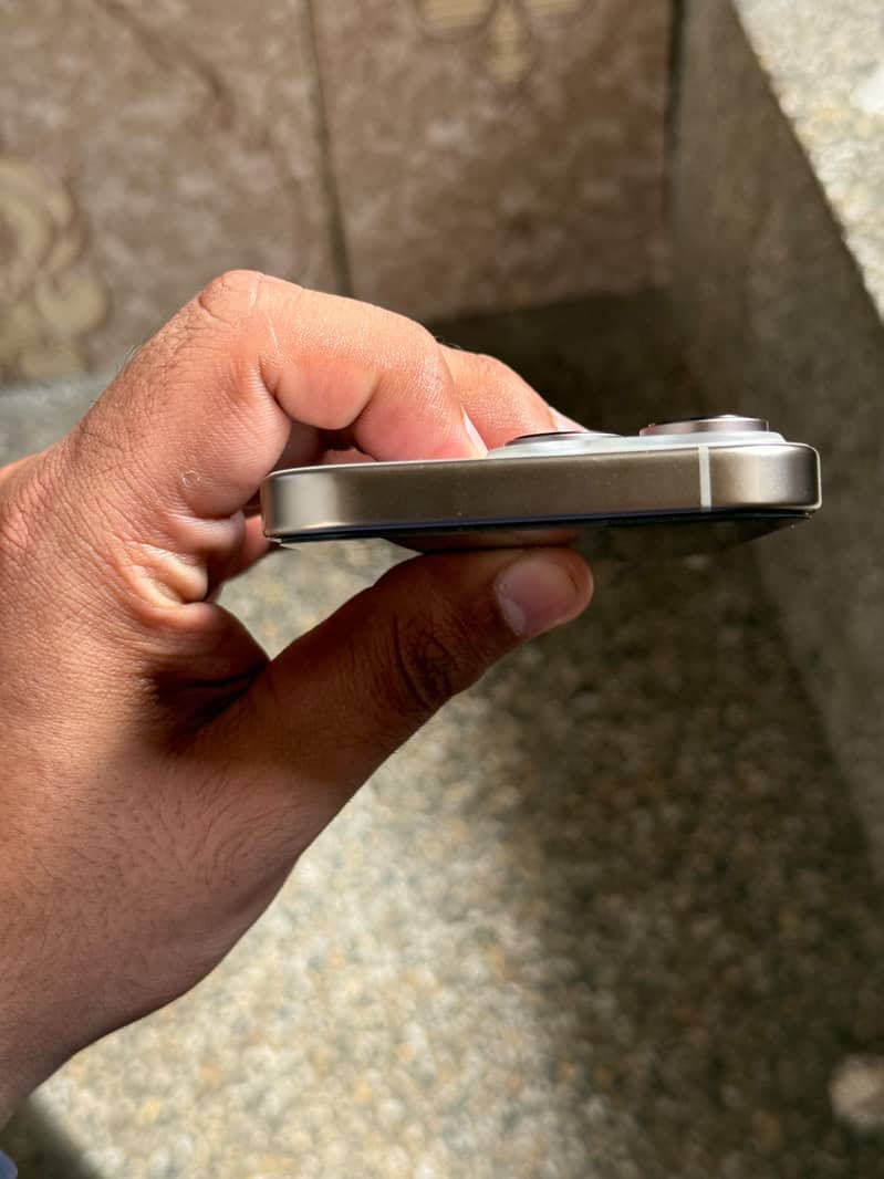 Apple iPhone 16 Pro 5
