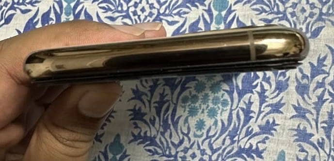 Apple iPhone 11 3