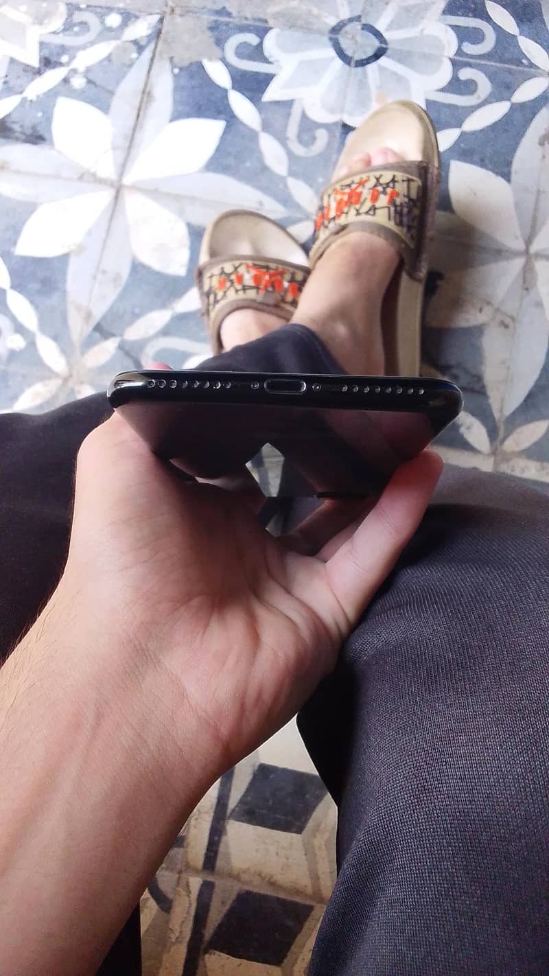 Apple iPhone 7 Plus 1