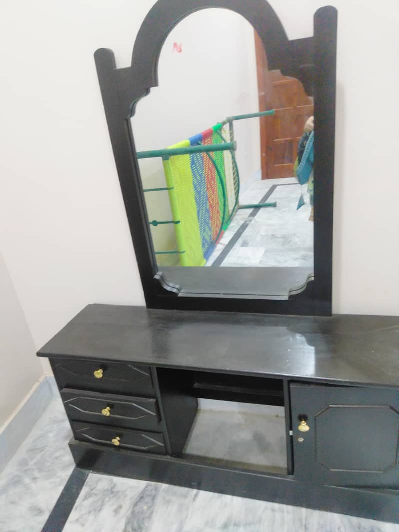 dressing table 2
