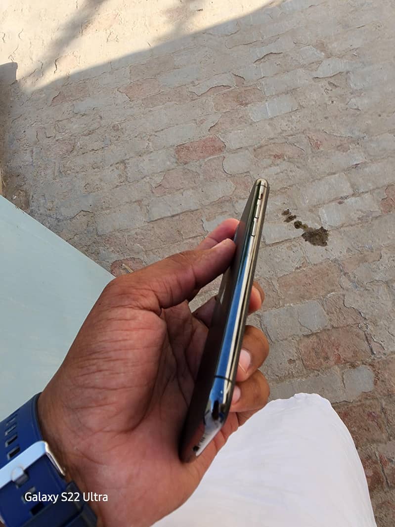 Apple iPhone 11 Pro 2