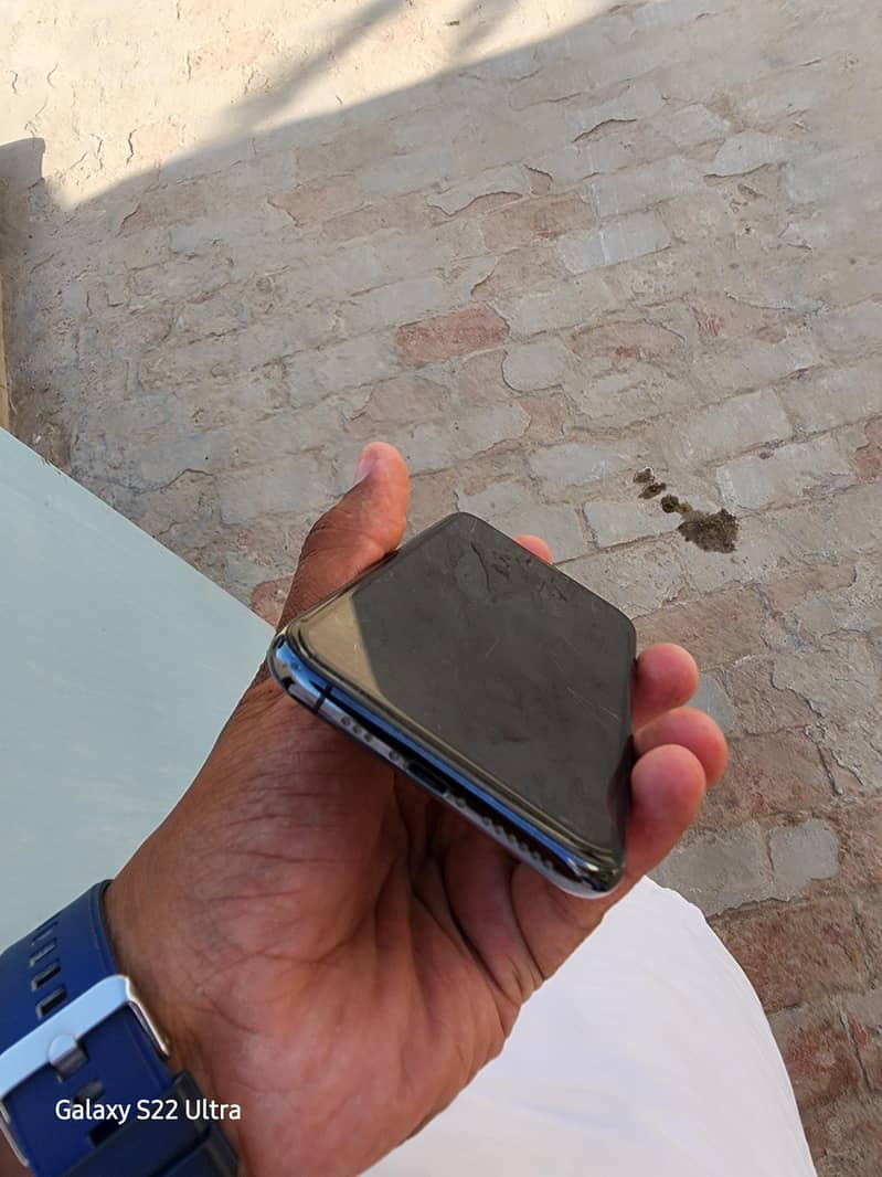 Apple iPhone 11 Pro 3