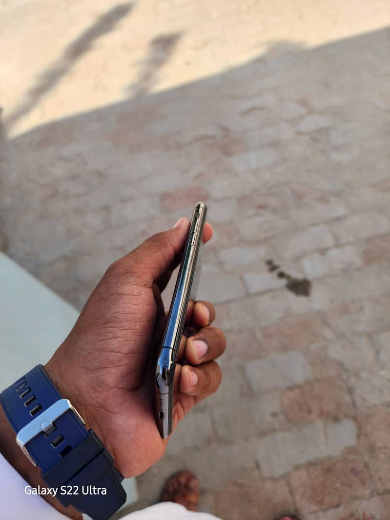Apple iPhone 11 Pro 7